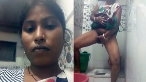 Hotchodpussy:Bhabhi of the week is from Bangladesh and enjoys solo play