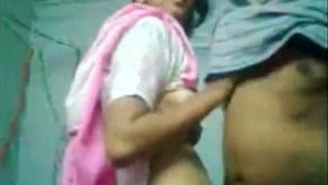 Indian beauty gets naughty with her secretary