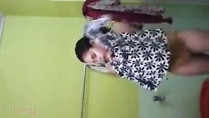 Steamy bath scene with an Indian aunt called Bhabhi