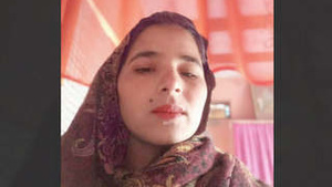 Videos of a sexy girl sent as MMS are not available.