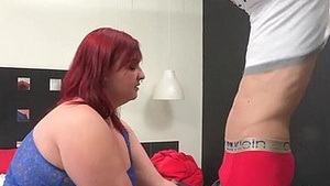 A.Full-bodied woman goes to Spain and feels like an outsider.