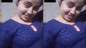 A beautiful college girl sends explicit photos and videos to her lover.