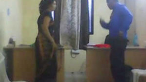 Steamy office affair between mature bhabhi and young lover