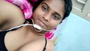 Beautiful Indian woman shares sexy videos with others during video calls