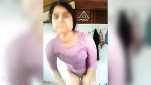 Boeh pot's cute pussy live streams and videos with a help of her boyfriend
