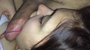 Desi bhabhi gives a blowjob like expert