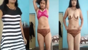 Selfie and nude MMS of a hot Tamil wife.